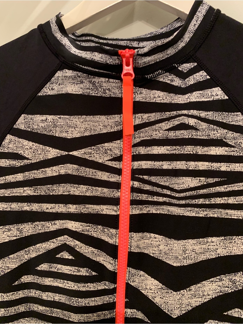🔥SALE🔥SPEEDO ZIP-UP LONG SLEEVE, RASH GUARD, ONE PIECE. EXCELLENT CONDITION! - Picture 3 of 7